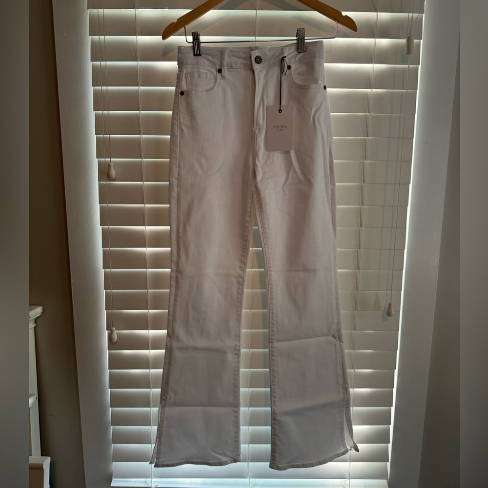 NWT: Hidden - Women's White, Split Hem, Stretch, Ryan Bootcut Jeans (size 26)